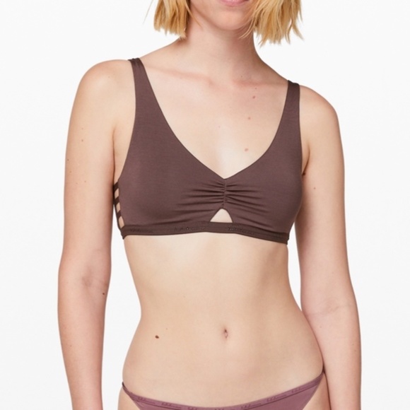 Lululemon SIMPLY GATHERED BRALETTE Cherry Cola M - Picture 6 of 7